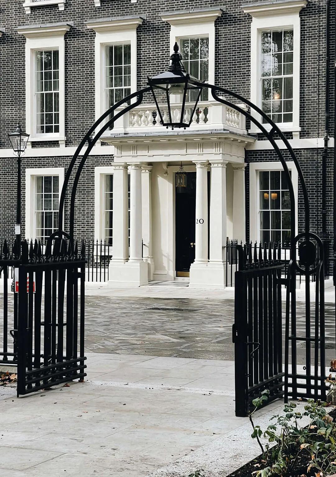 Recommendation for spot The MAINE Mayfair Restaurant & Bar