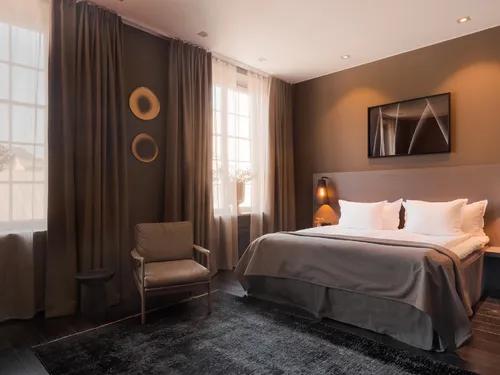 The Lamp Hotel
