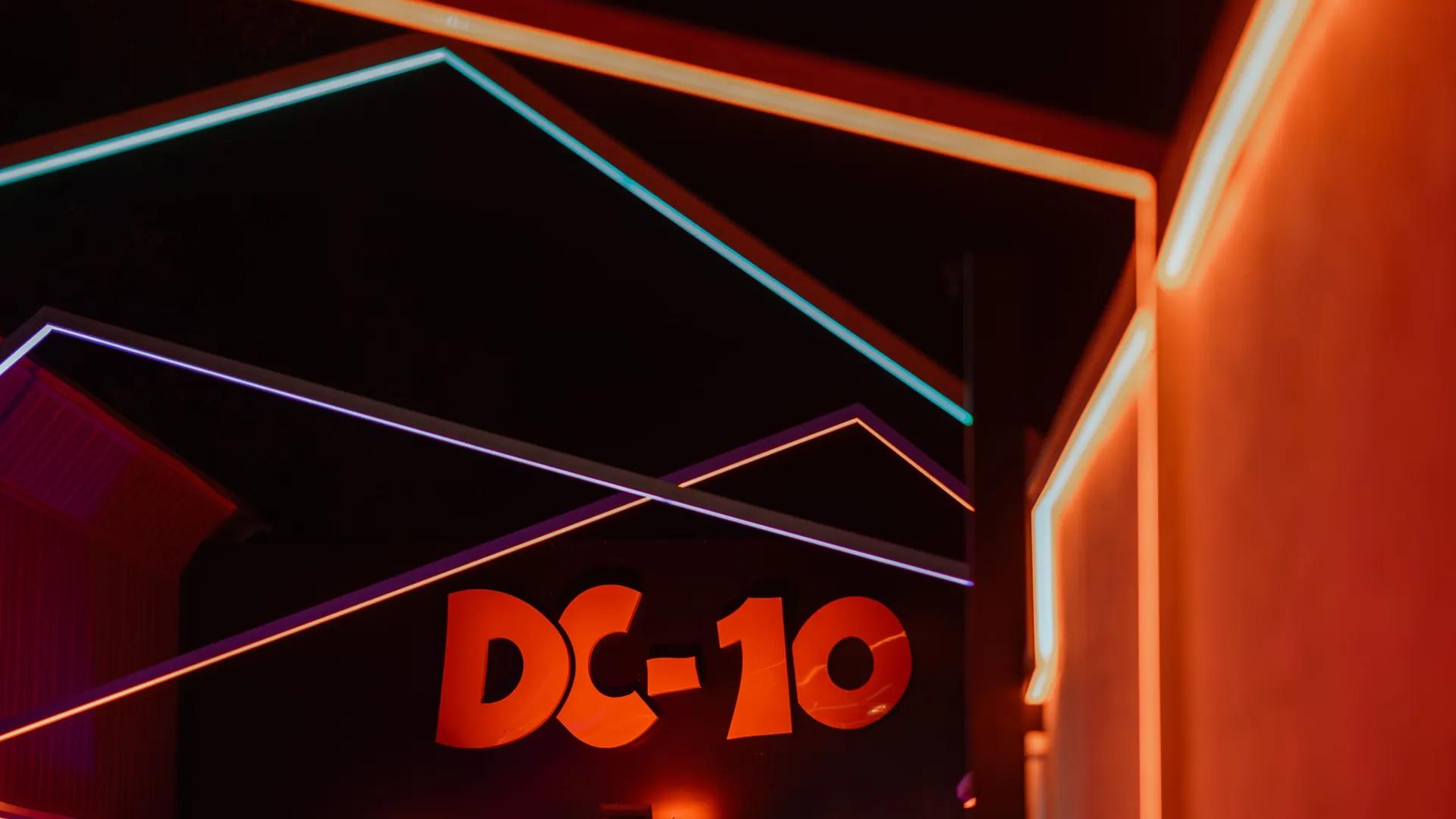 image of DC10