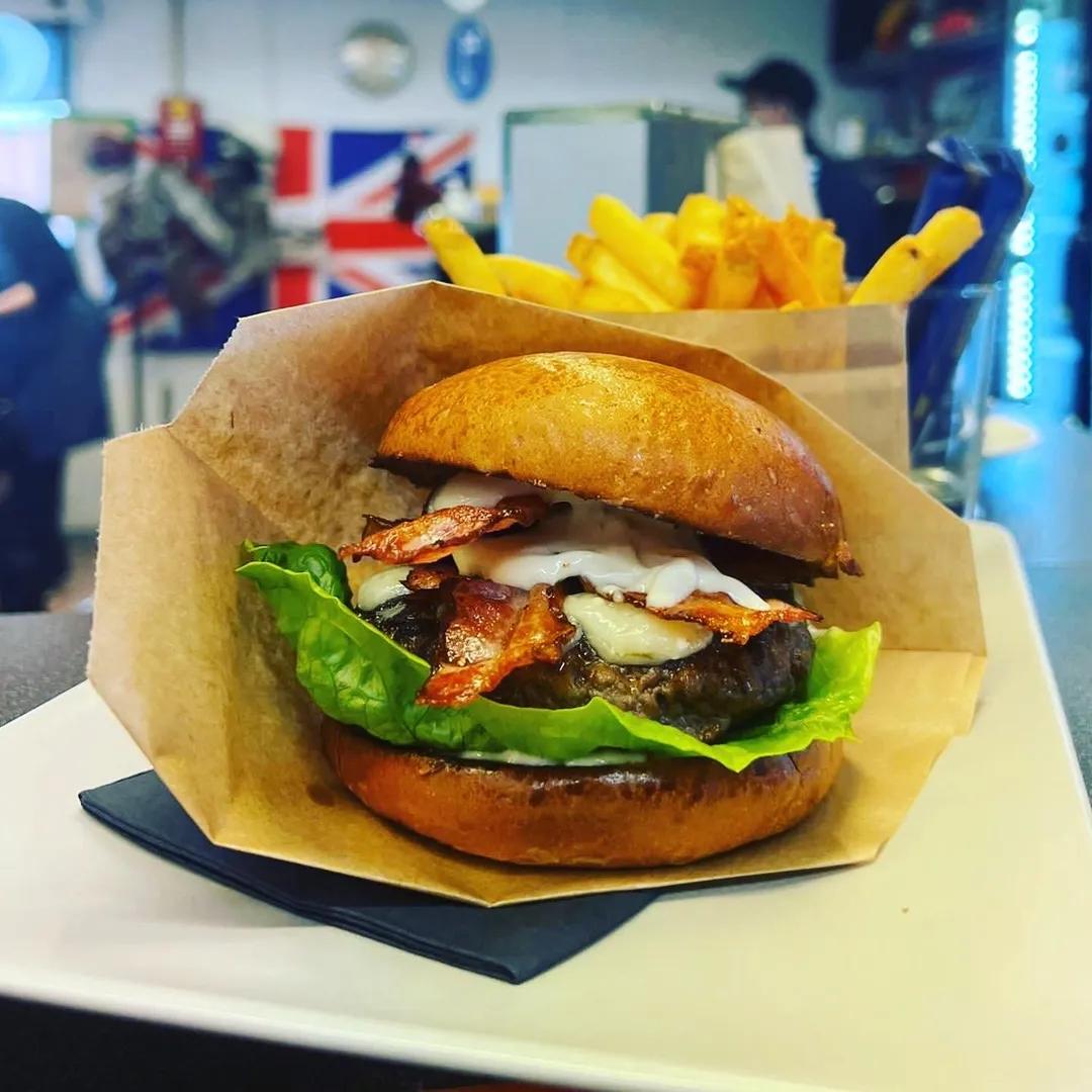 image of Box Cafe & Grill