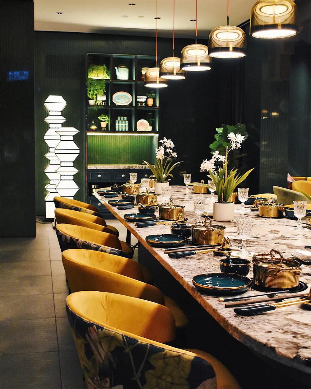 Recommendation for spot Black Ruby: Thai Craft Burger and Dining