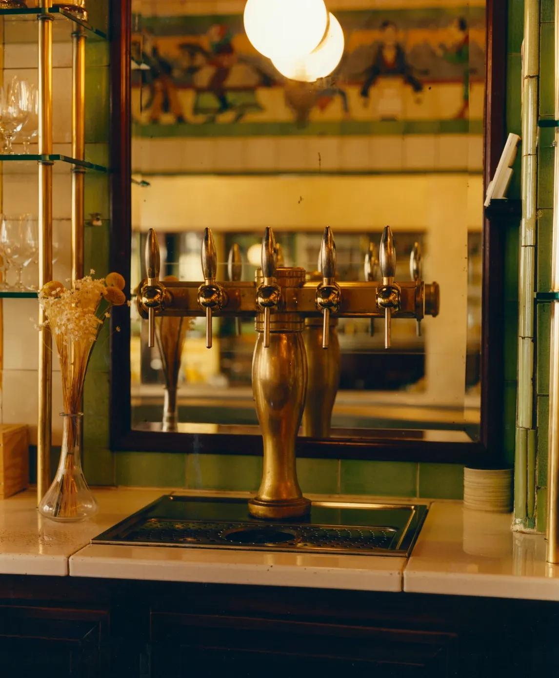 image of Le Clown Bar - Restaurant