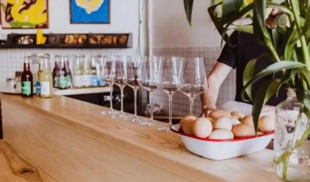 image of Leo's Wine Bar