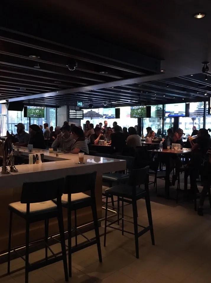 image of King Taps First Canadian Place