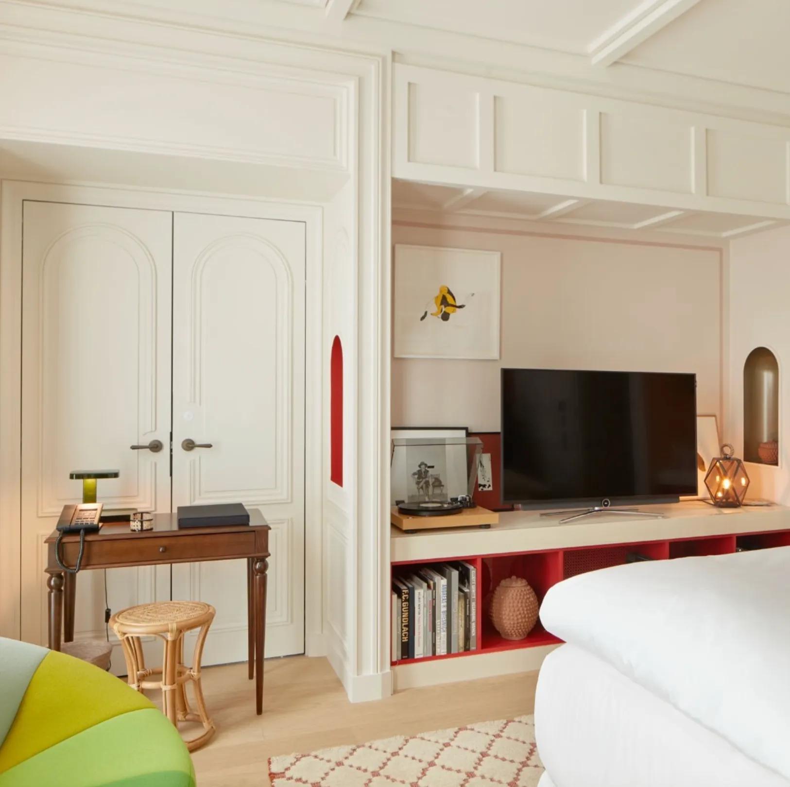 image of Sinner Paris