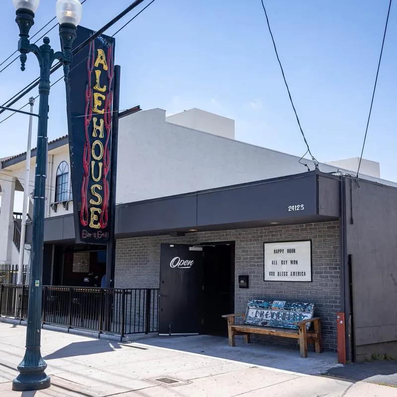 Lomita Alehouse