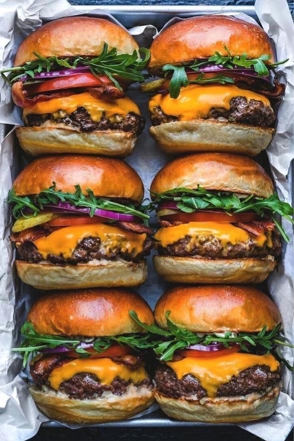image of the list Burgers and more burgers 🍔 