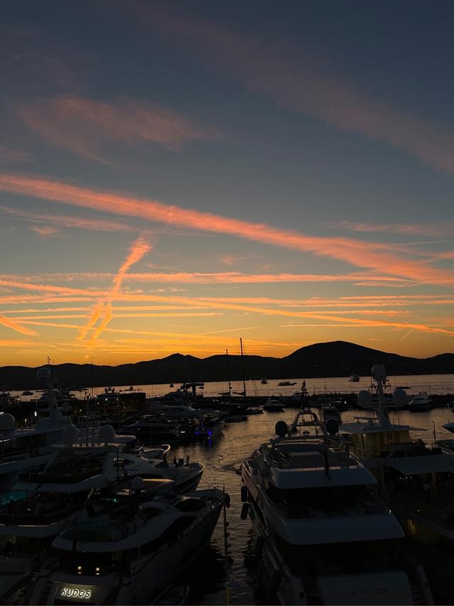 image of the list Saint-Tropez guide by Phoenicia!