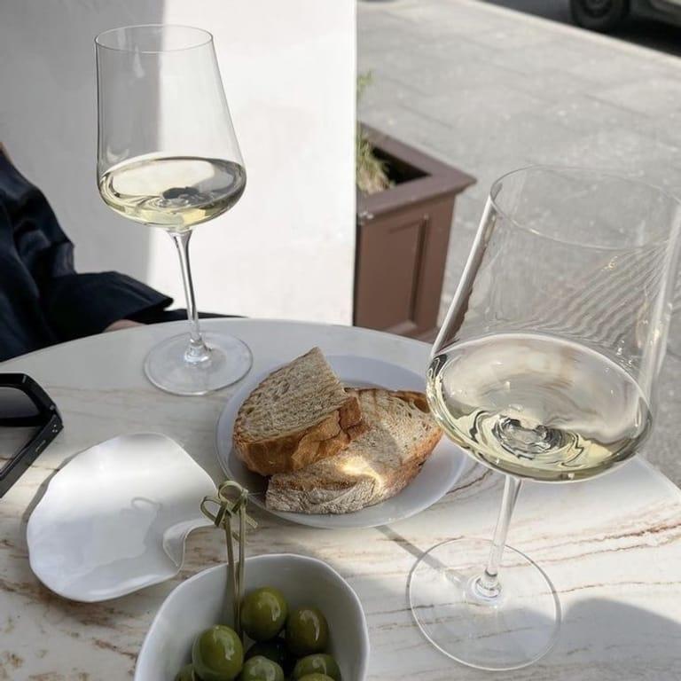 Background image of Miriam Escudero