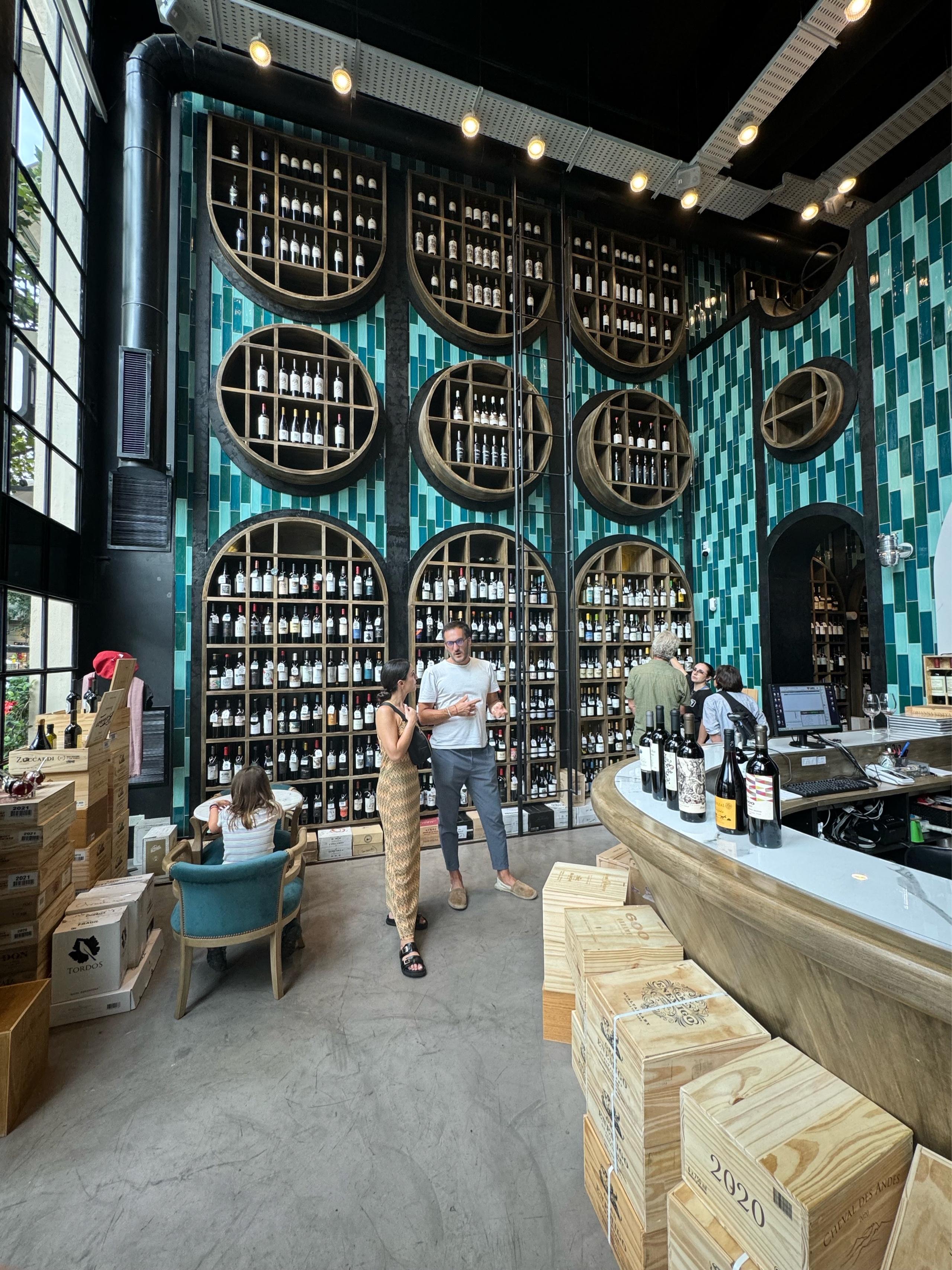 Recommendation for spot La Vinícola Vinoteca Wine Store