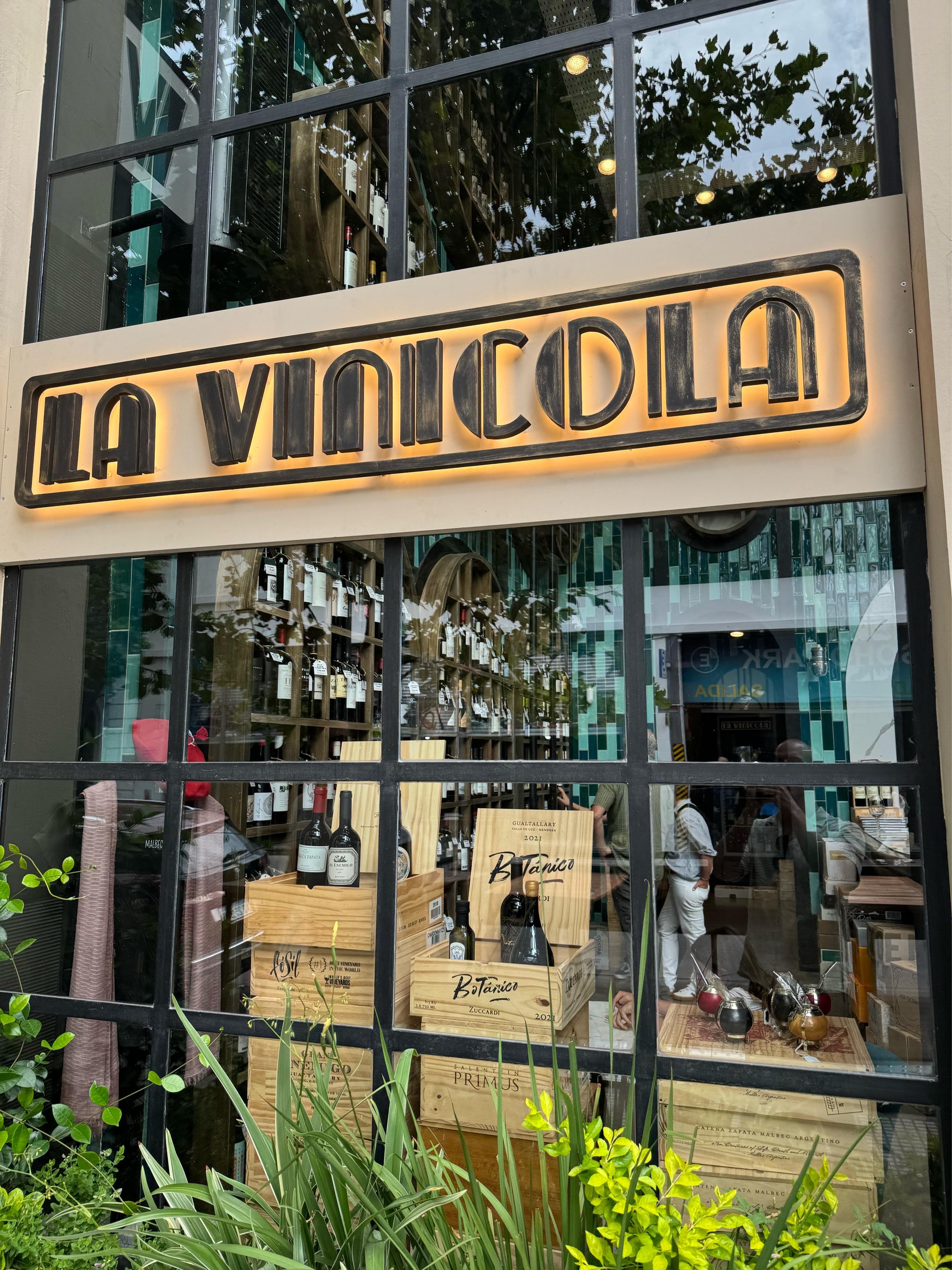 image of La Vinícola Vinoteca Wine Store