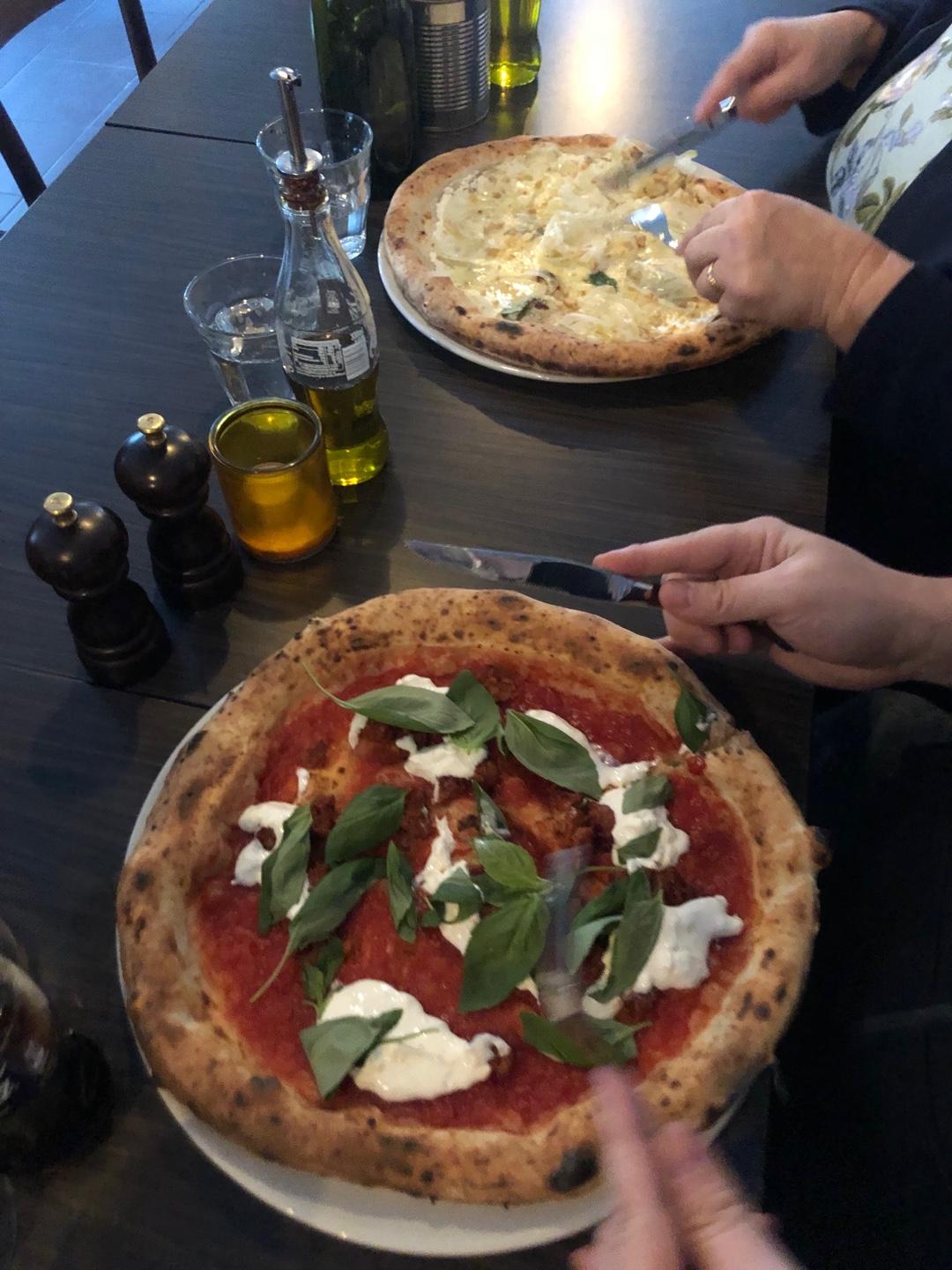 image of Savoj Pizza Roslagsgatan