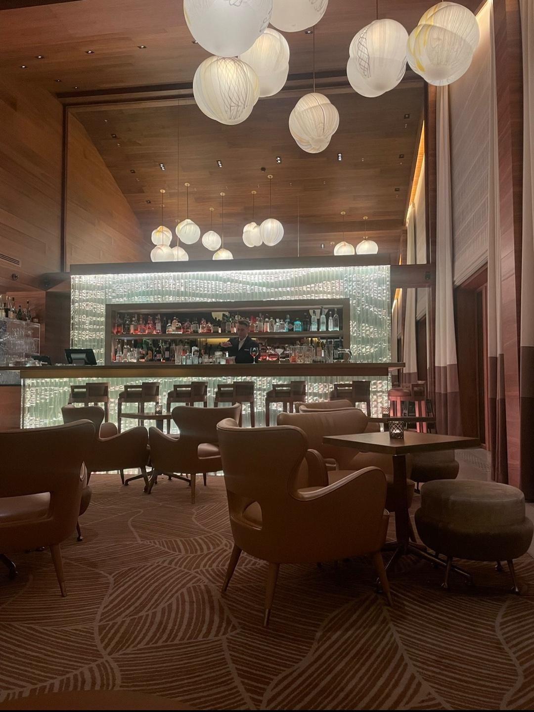 Recommendation for spot Bar Edmond