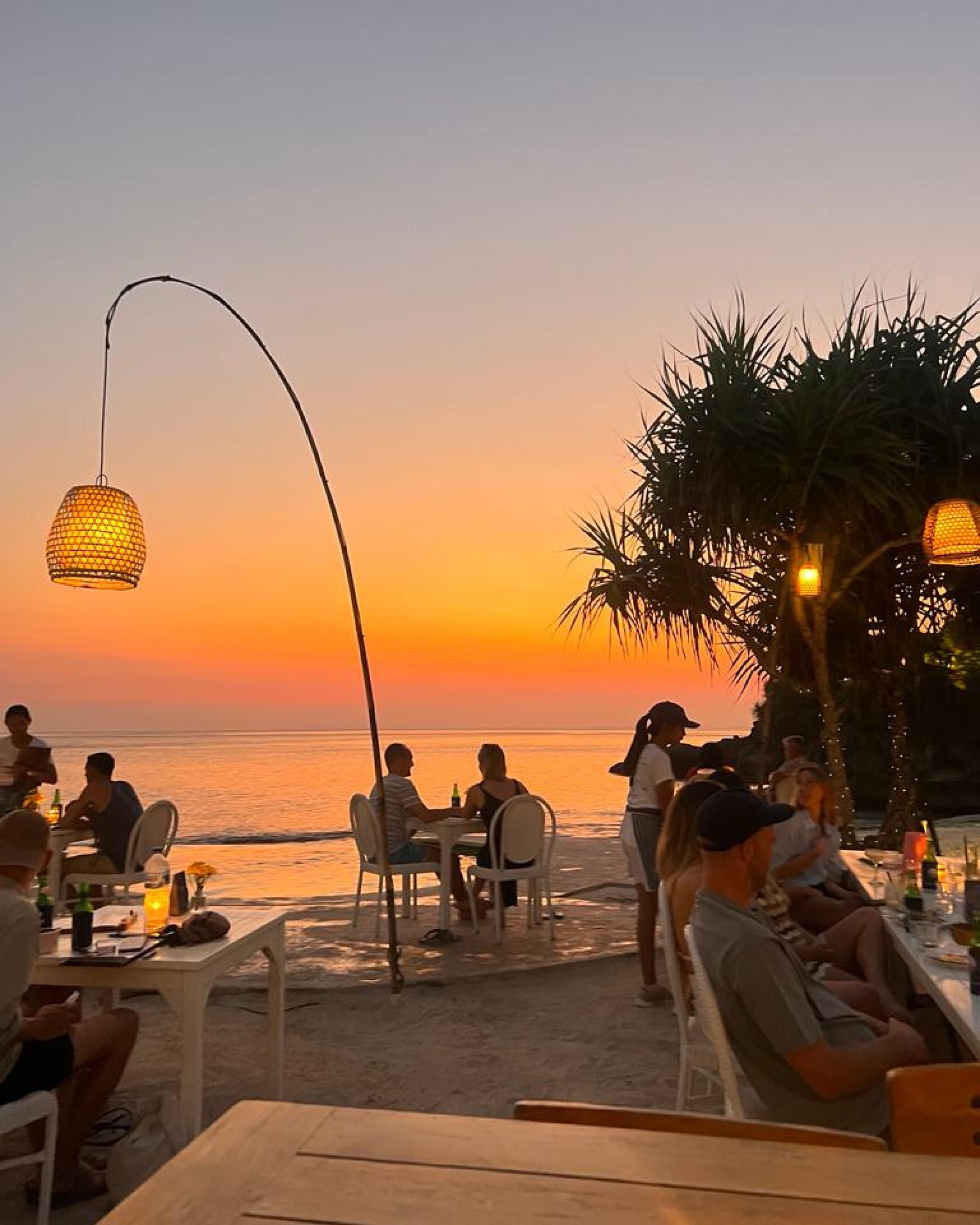 Recommendation for spot Sandy Bay Beach Club