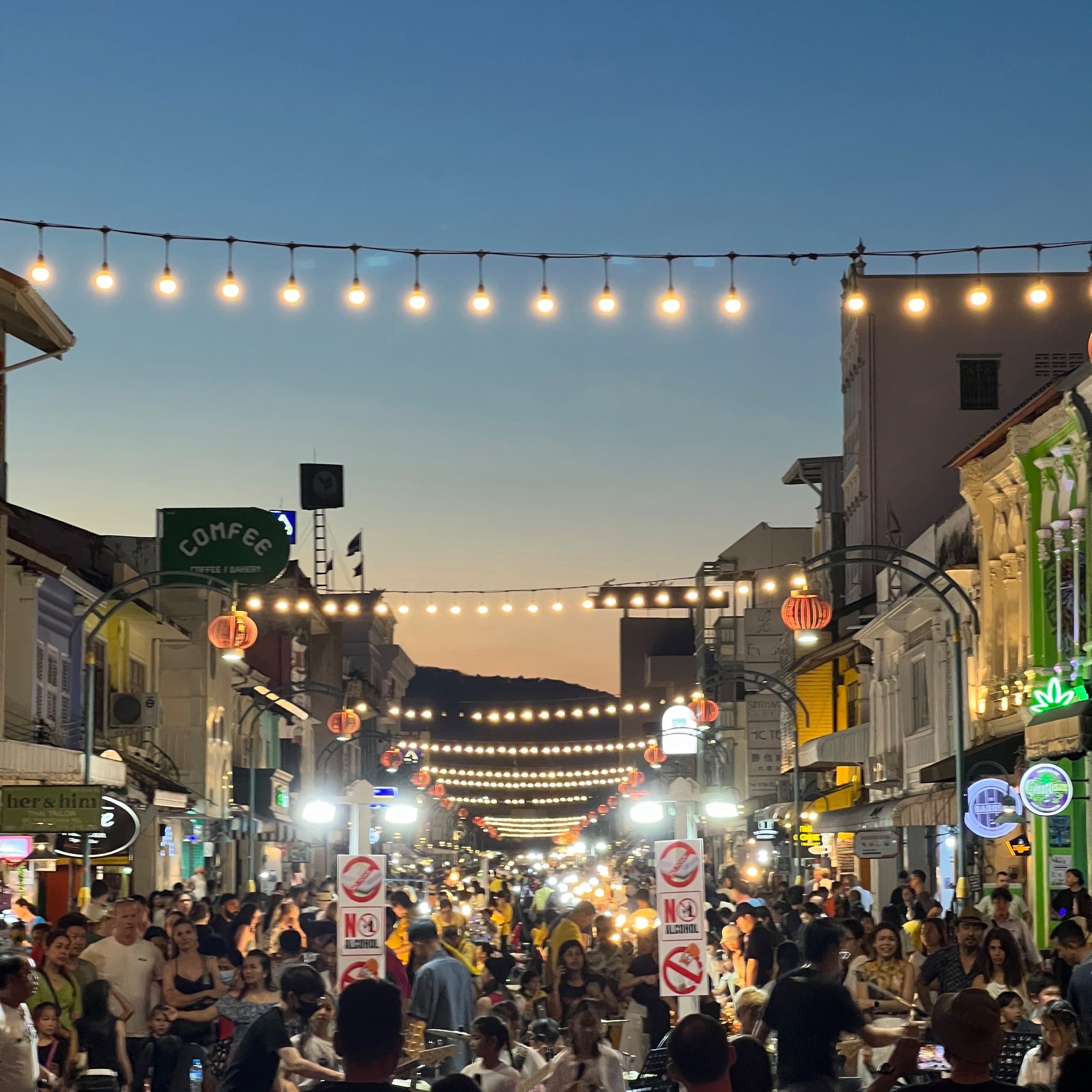 Image of spot Lard Yai Sunday Night Market recommended by Moe Ghorbani