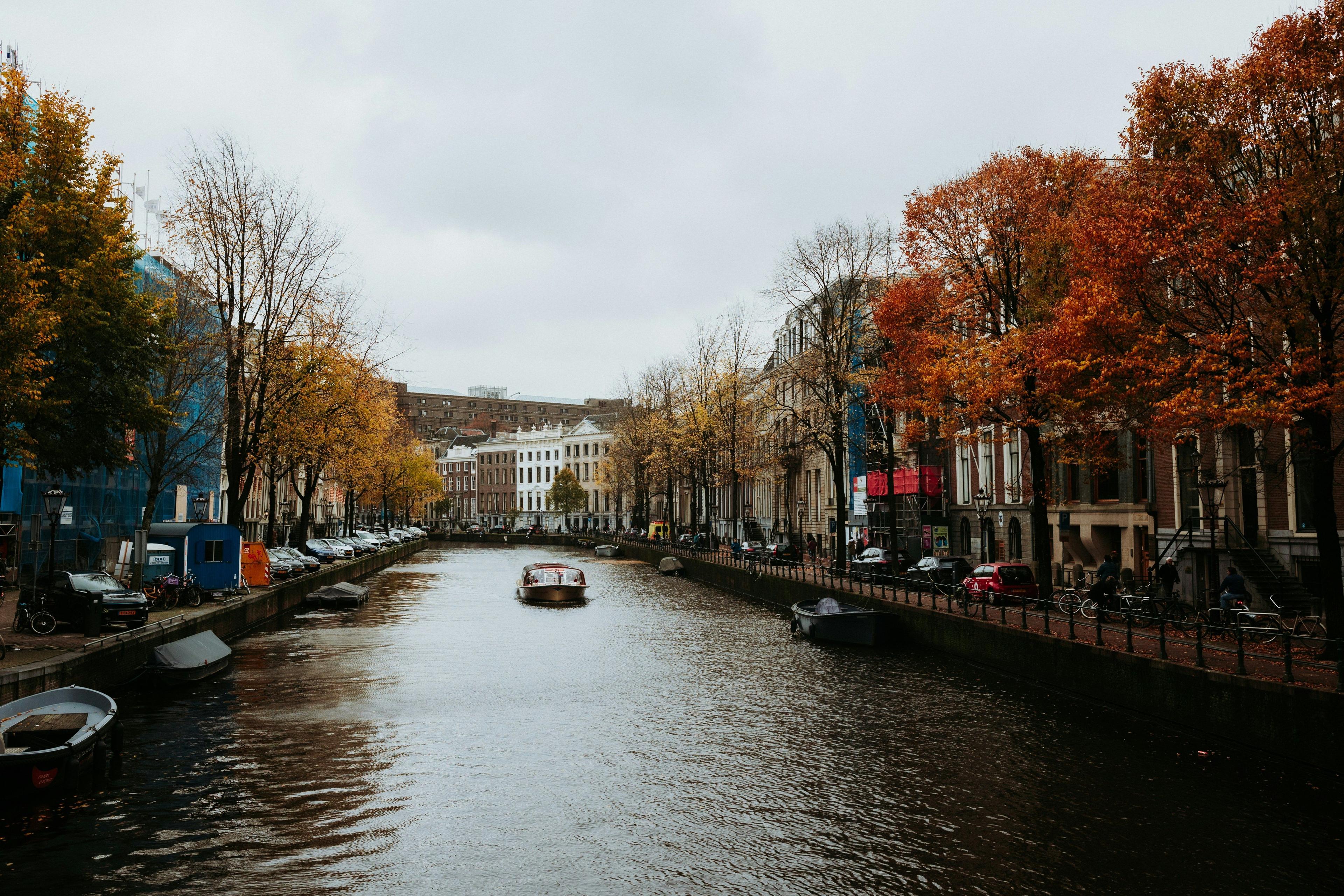 canal cruise amsterdam