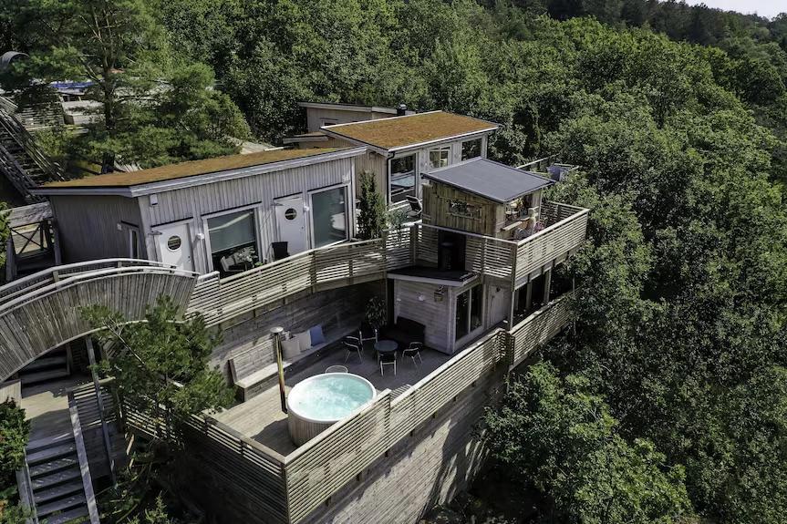 Treetop Spa, Hangout & Hotel