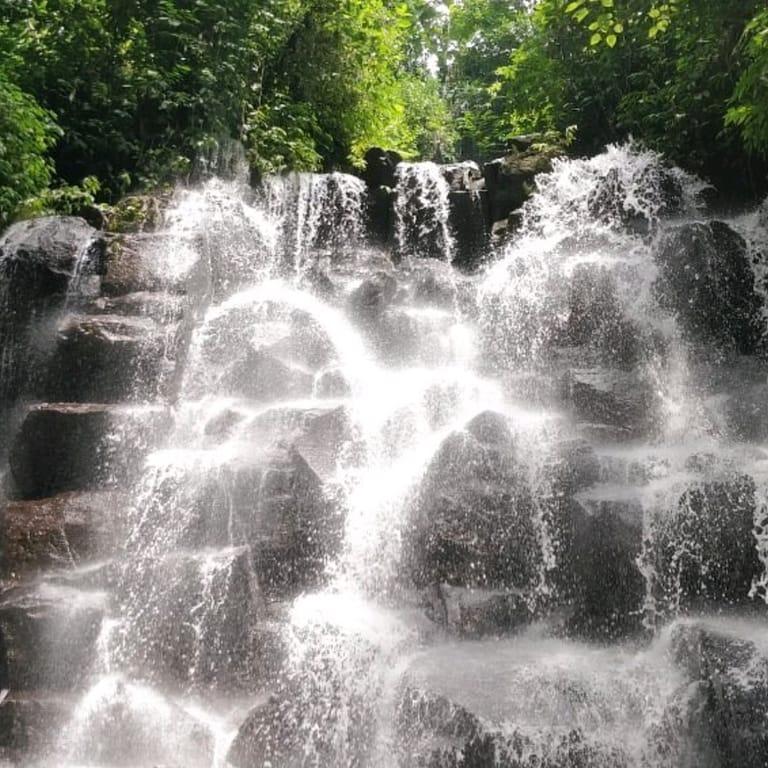 image of Kanto Lampo Waterfall
