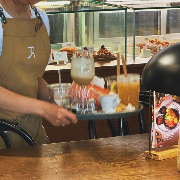 image of The Running Bean Hồ Tùng Mậu - Coffee and Brunch