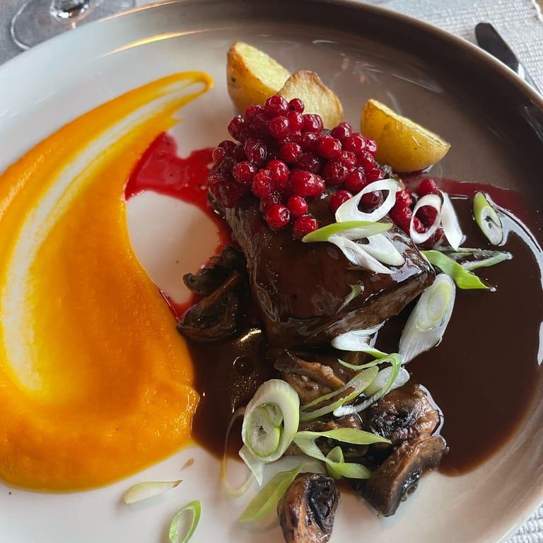 image of Snowhotel Kirkenes Restaurant