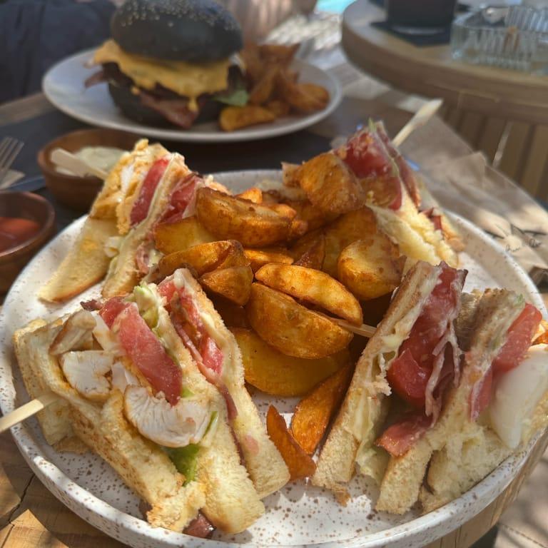 image of Hamsa Beach Bar & Restaurant Zakynthos