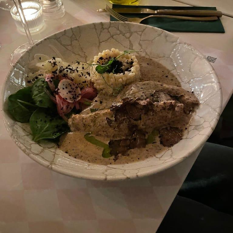 image of F R A N K A - rooms, wine, kitchen