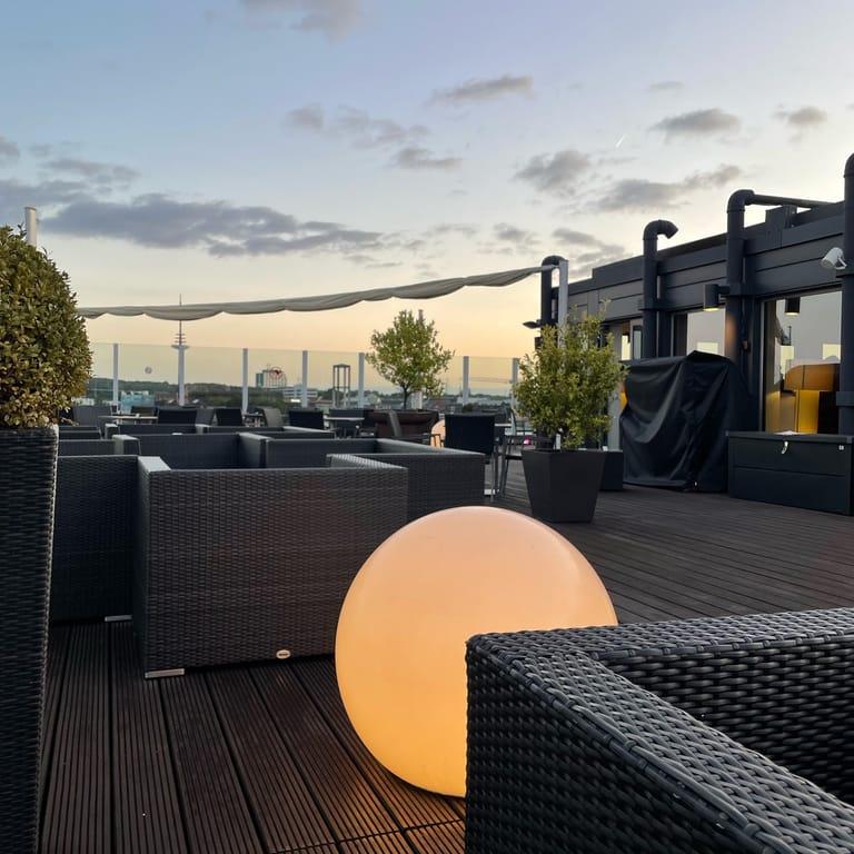 image of Deck 8 - Die Bar