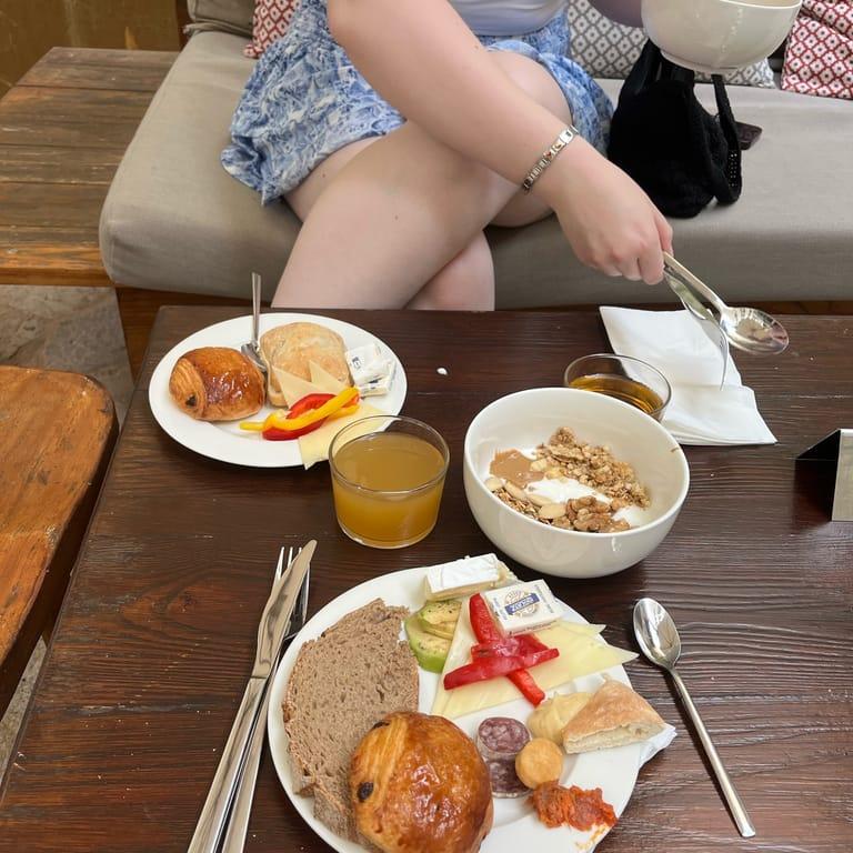 image of Petit Palace Hotel Tres