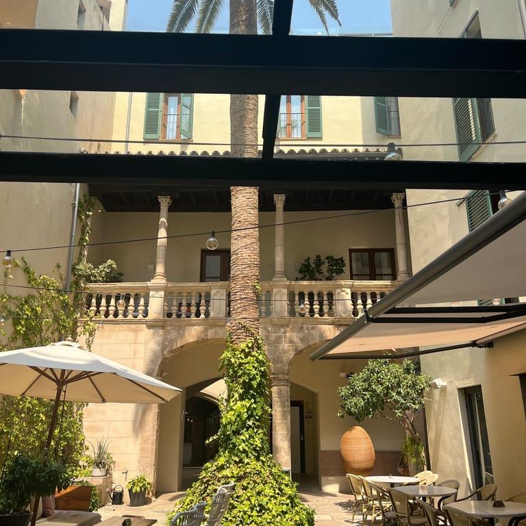 Petit Palace Hotel Tres