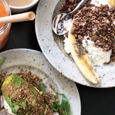 image of Pom & Flora