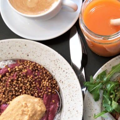 image of Pom & Flora