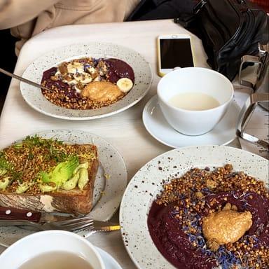 image of Pom & Flora