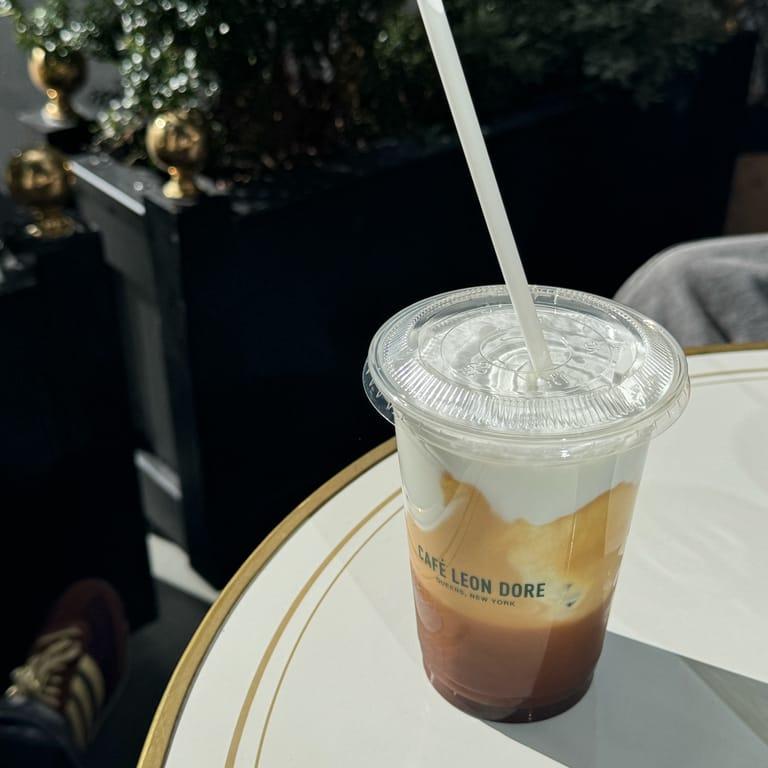 Café Leon Dore