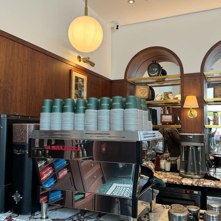 image of Café Leon Dore