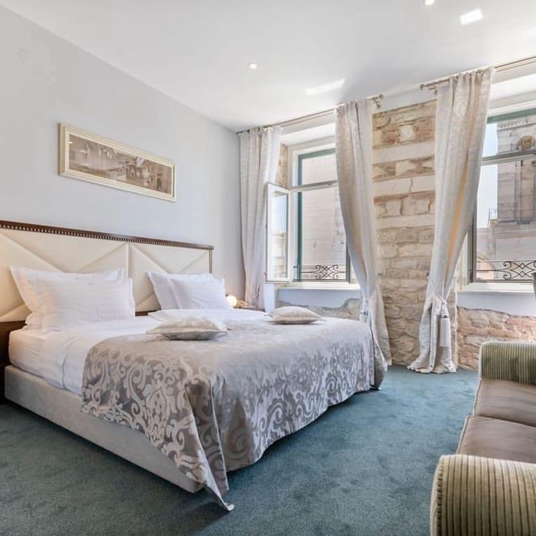 Image of the location Antique Split Luxury Rooms