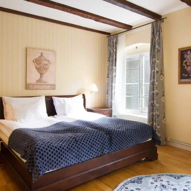 image of Mayfair Hotel Tunneln