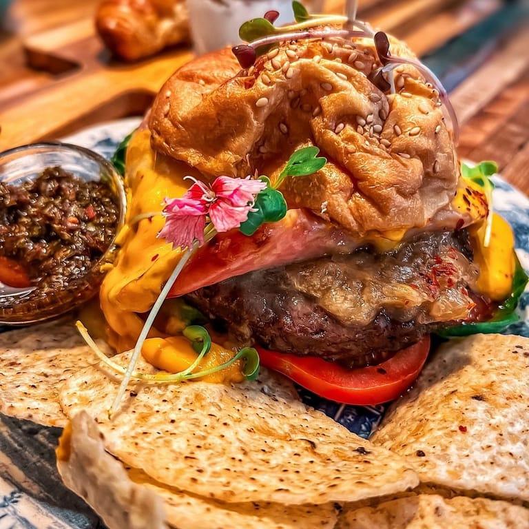 image of La Mala Buena - Craft Beer & Food