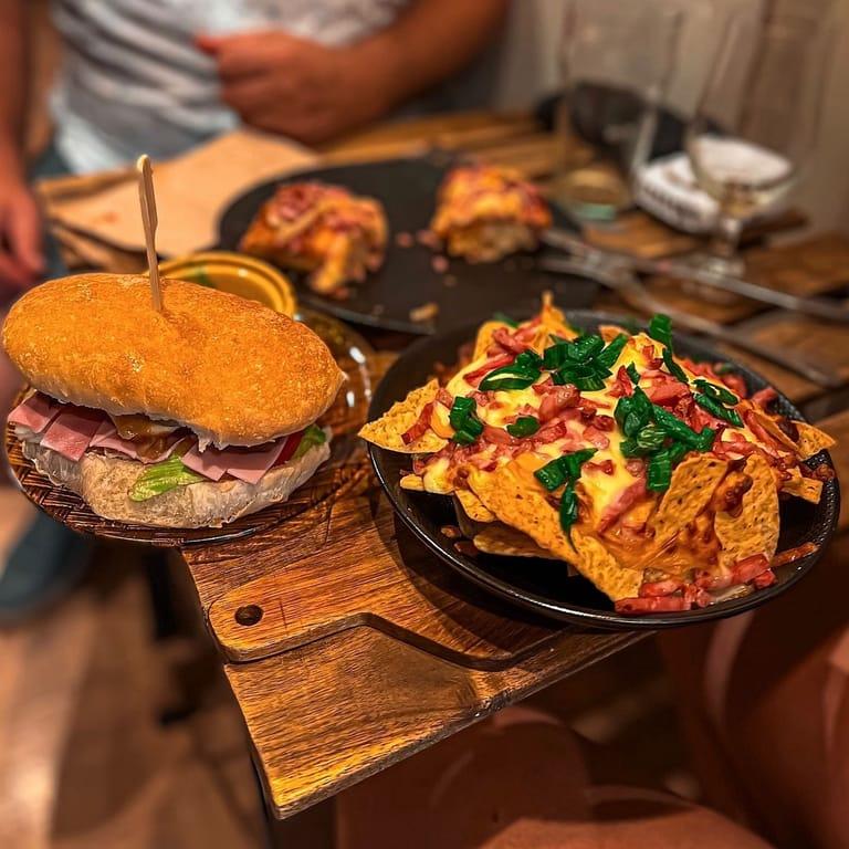 image of La Mala Buena - Craft Beer & Food