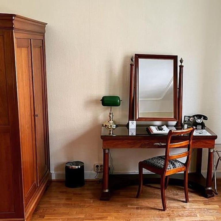 image of Mayfair Hotel Tunneln