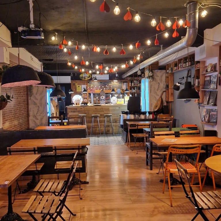 image of La Mala Buena - Craft Beer & Food