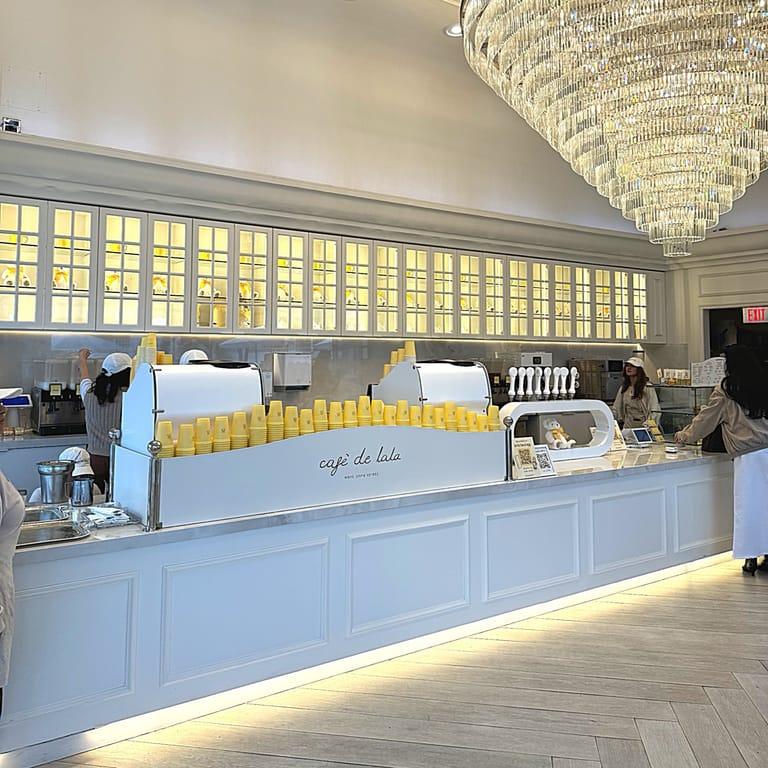 image of La La Land Kind Cafe (cafe de lala)