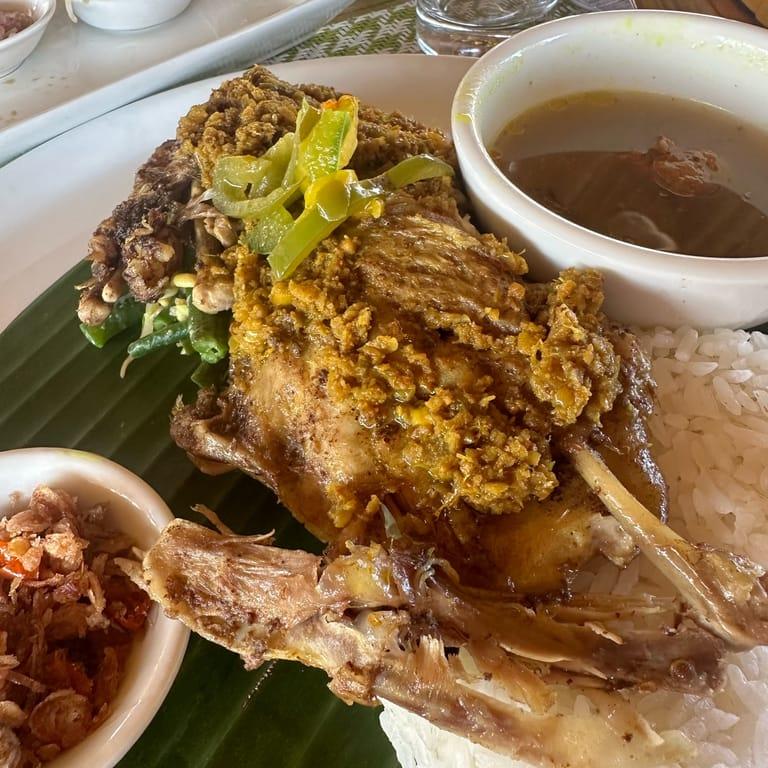 Tebasari Resto, Bar & Lounge