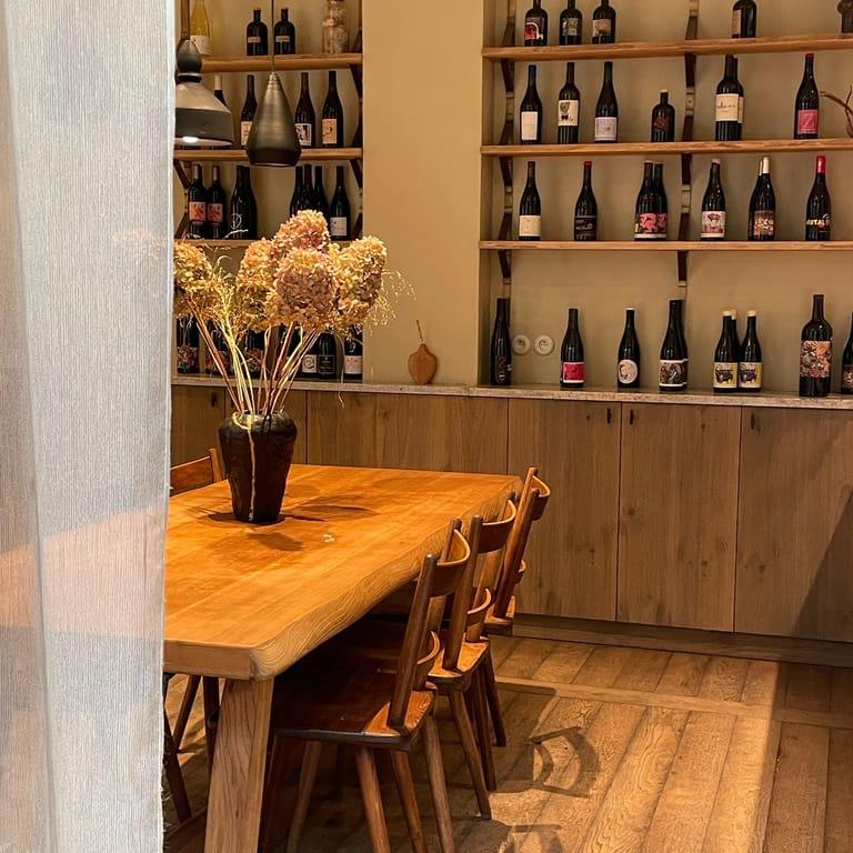 mesa de HOY - PlantBased Restaurant