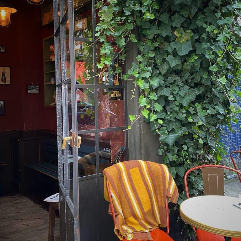 image of Central Hotel & Café