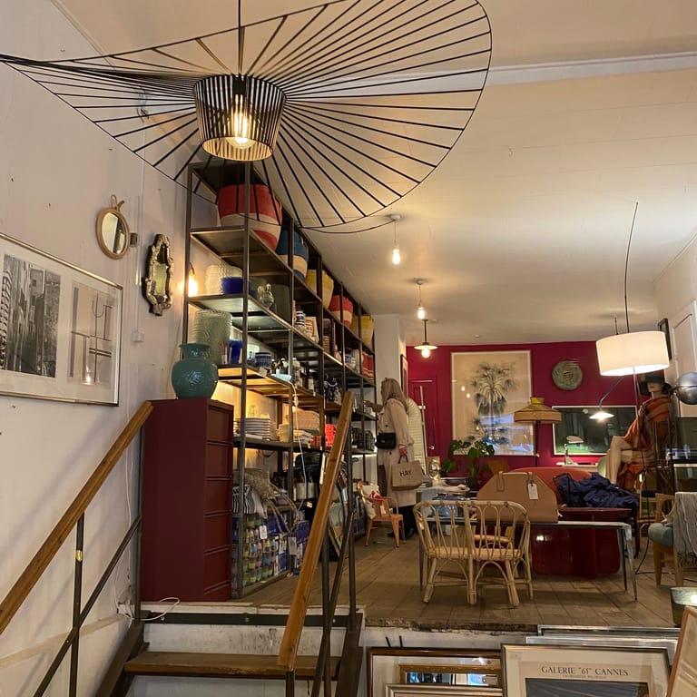 image of Beau Marché Café à Vins - Furniture