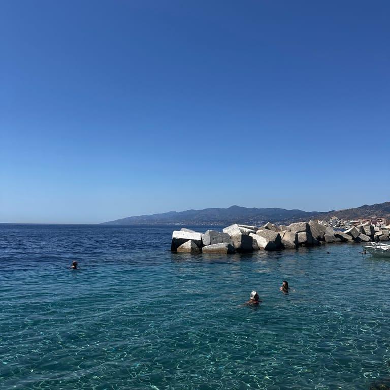 image of Piloni di Torre Faro