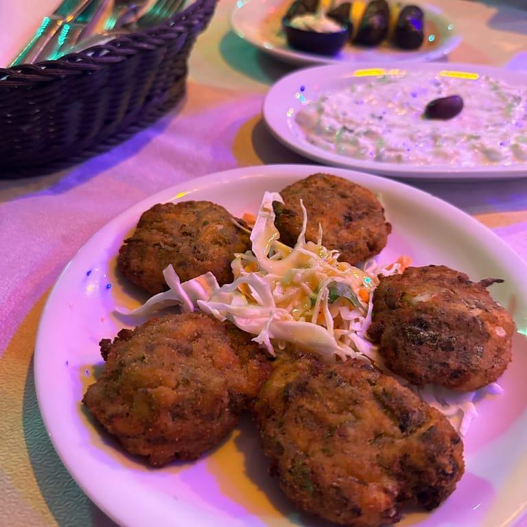 image of Oraia Penteli