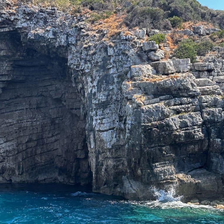 image of argo boats corfu