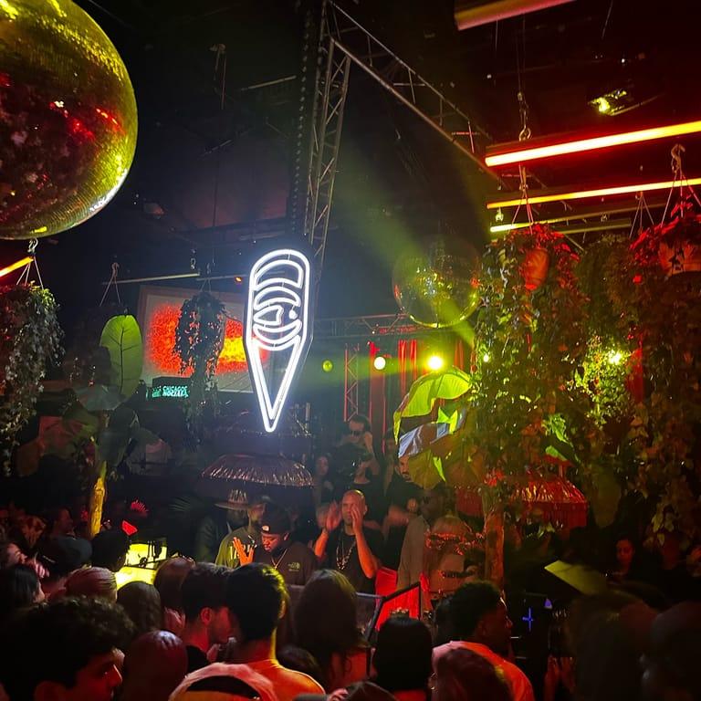 Chicago Social Club B.V..