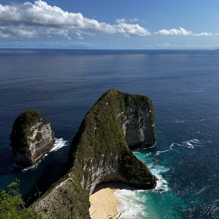 image of Kelingking Beach